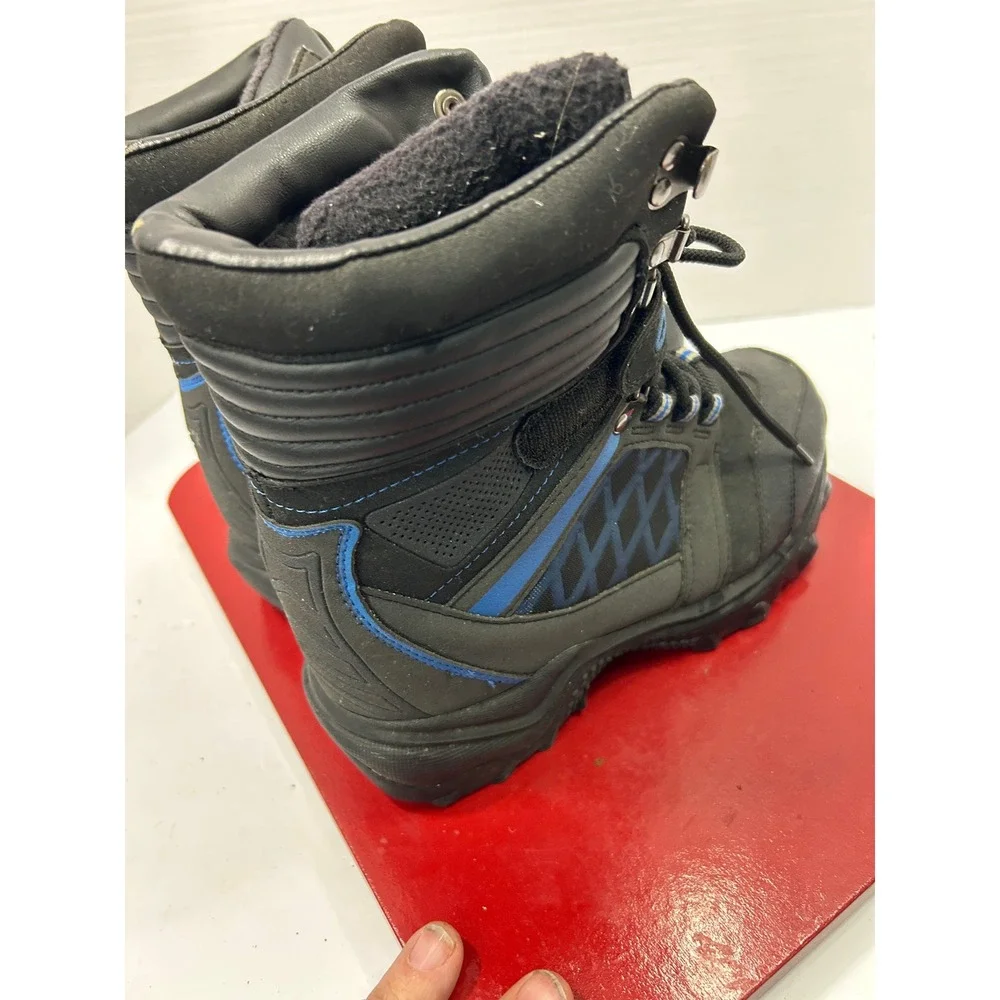Airwalk Geometric Snow Boots 7 Black Insulated Rugged Gorpcore Winter Utility